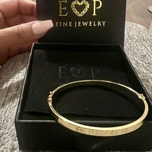 10K Gold Bangle